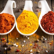 Hrana koja greje i hrana koja hladi – kako namirnice utiču na naše telo i energiju