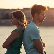 ČETIRI GREŠKE KOJE UNIŠTAVAJU VEZU